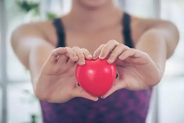 Diyabet kadınlarda kalp hastalıkları riskini 3 ile 7 kat arası artırıyor