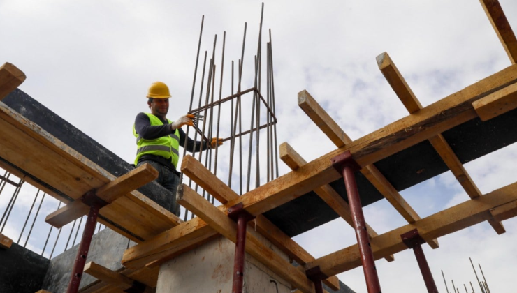 Antalya’da günlüğü 3 bin liraya inşaat işçisi bulunamıyor