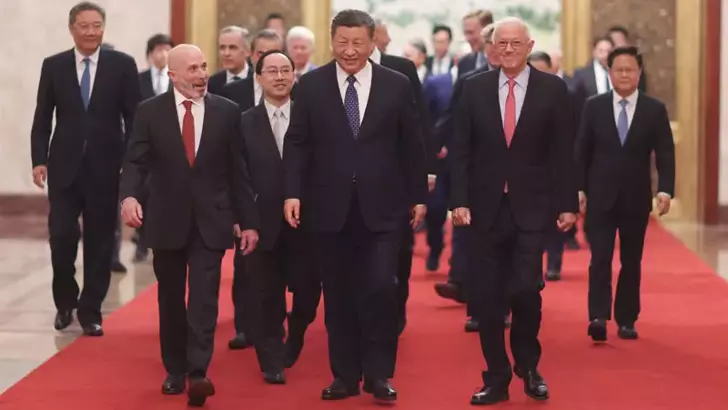 Çin Devlet Başkanı ABD’li iş insanlarını Pekin’de ağırladı