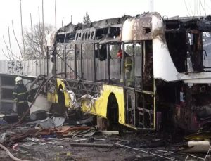 Bursa’da hurdalıkta çıkan yangında 6 otobüs alev alev yandı